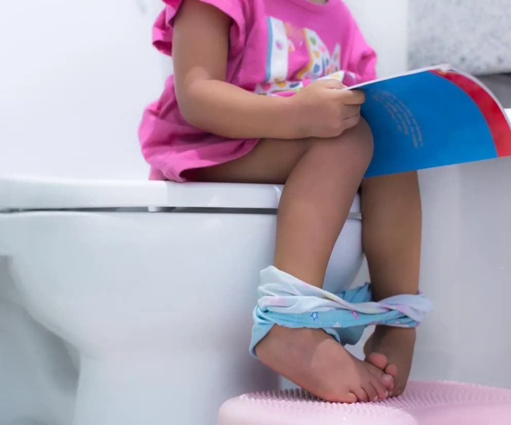 Jak pomóc dziecku zrobić kupkę: 10 skutecznych sposobów