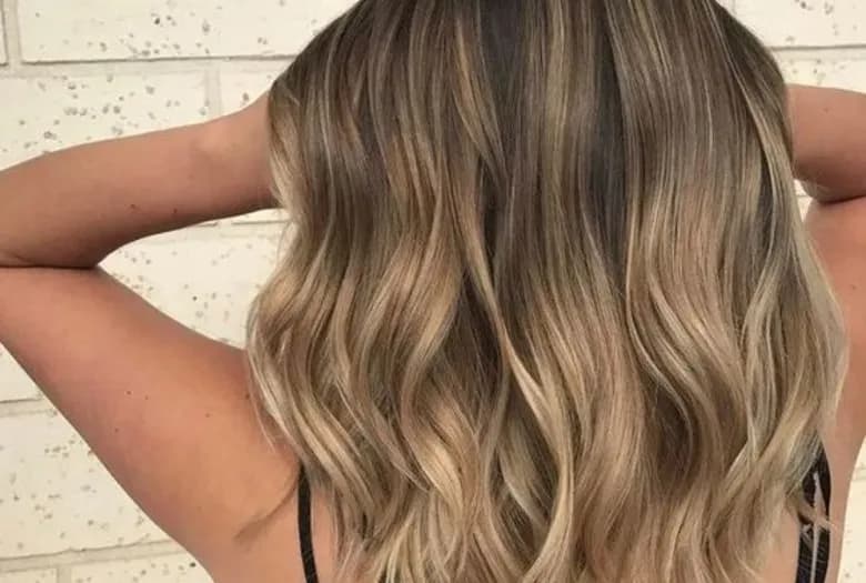 Ombre włosy: modowy hit czy już przebrzmiane? Zaskakujące trendy w koloryzacji