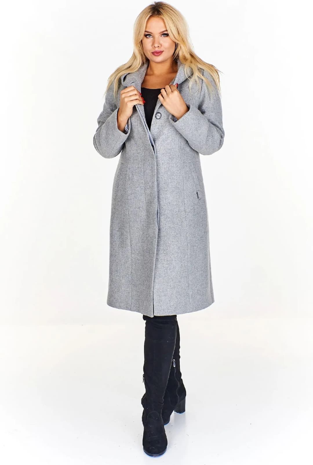 Elegancki płaszcz z kapturem, który zachwyci każdą kobietę w każdej sytuacji