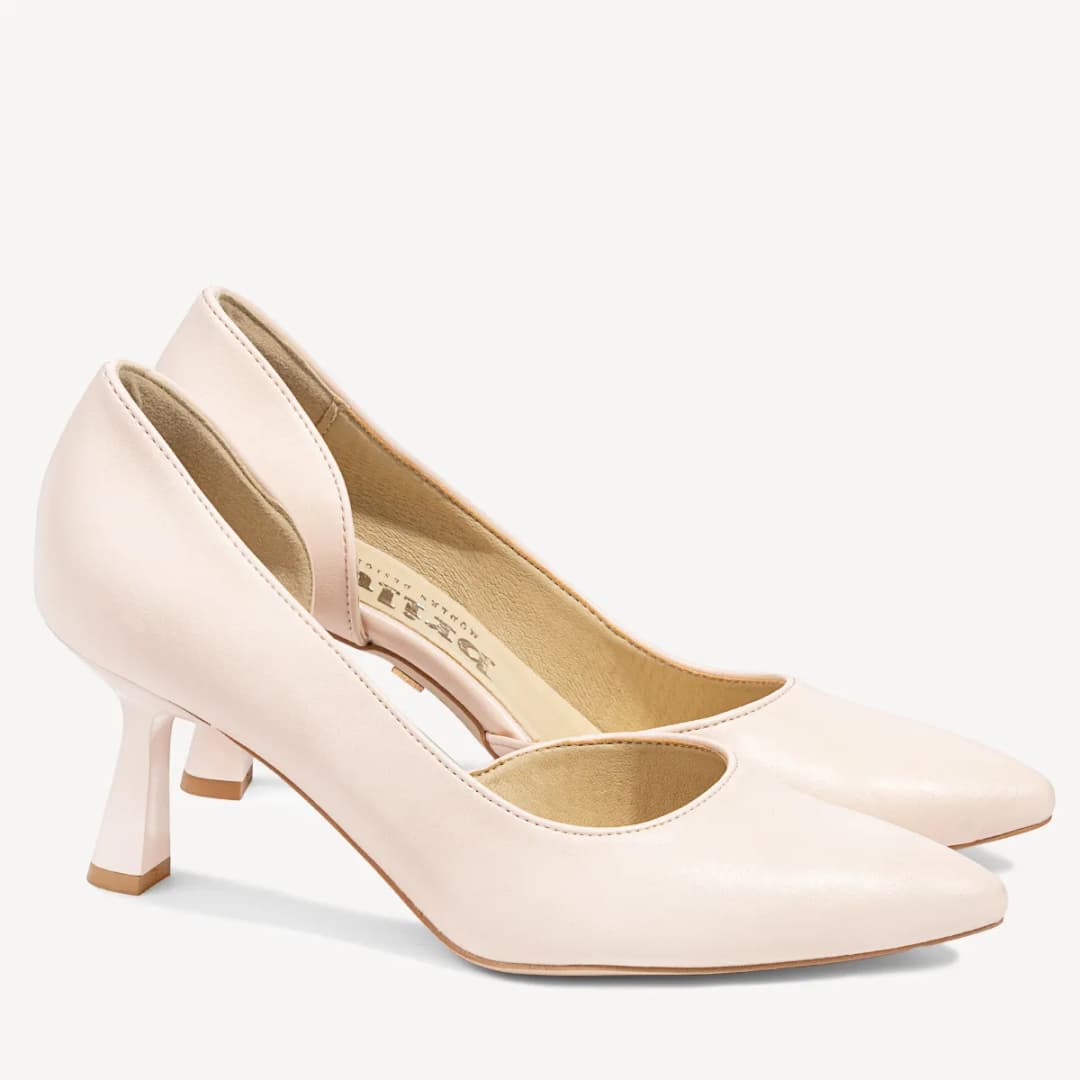 Modne szpilki 2023: Unikaj wpadek i błyszczaj na każdej imprezie