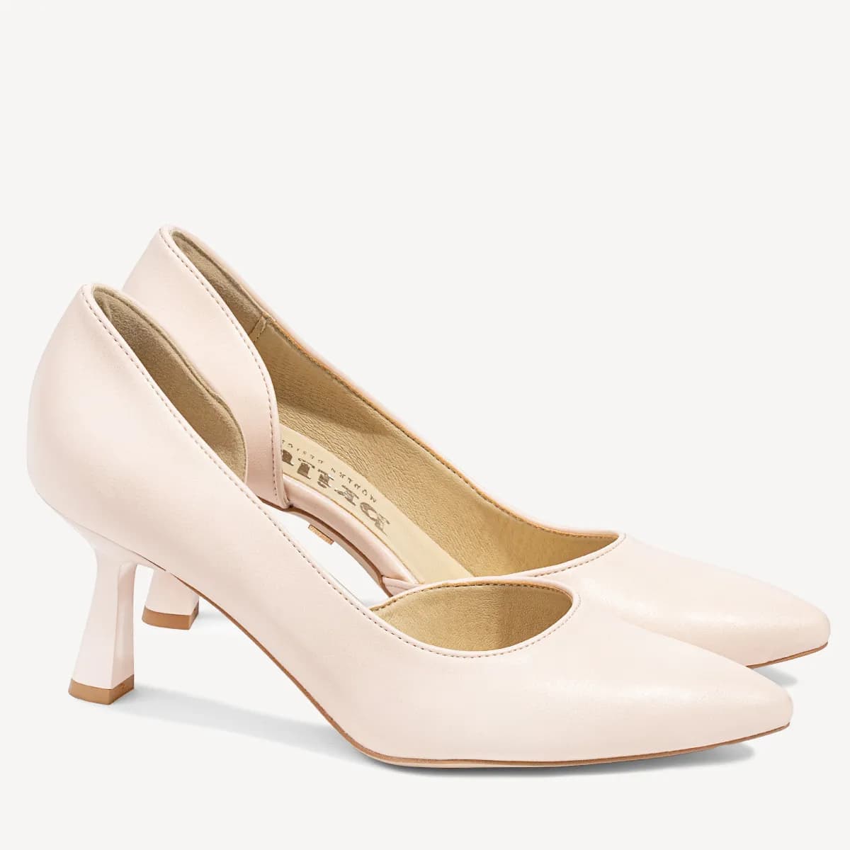 Modne szpilki 2023: Unikaj wpadek i błyszczaj na każdej imprezie