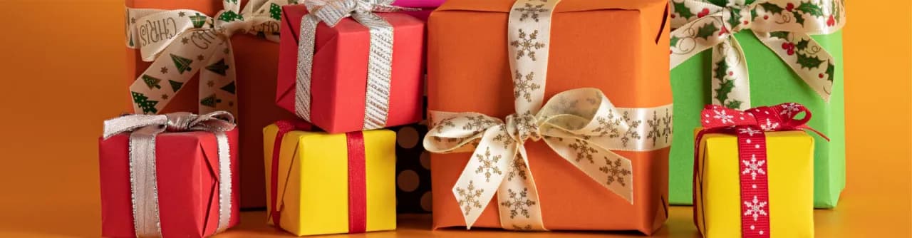 Magiczne znaczenie prezentów pod choinką. Sekretny świat świątecznych podarunków