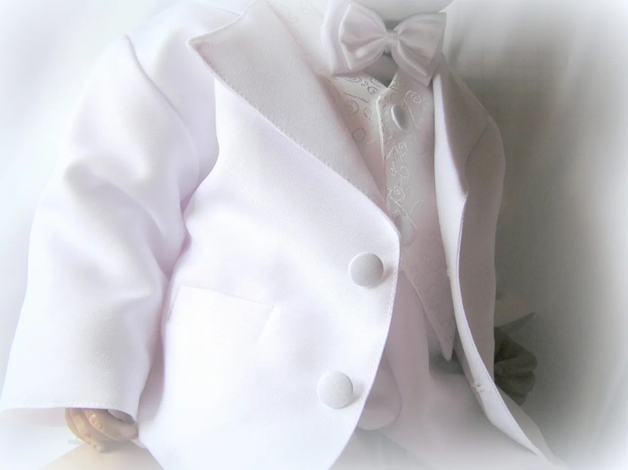 Eleganckie stroje na chrzest dla całej rodziny. Unikaj wpadek i błyszczaj!