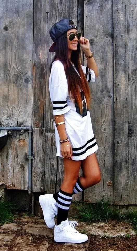 Outfit na koncert hip hop: 7 stylowych inspiracji i porad